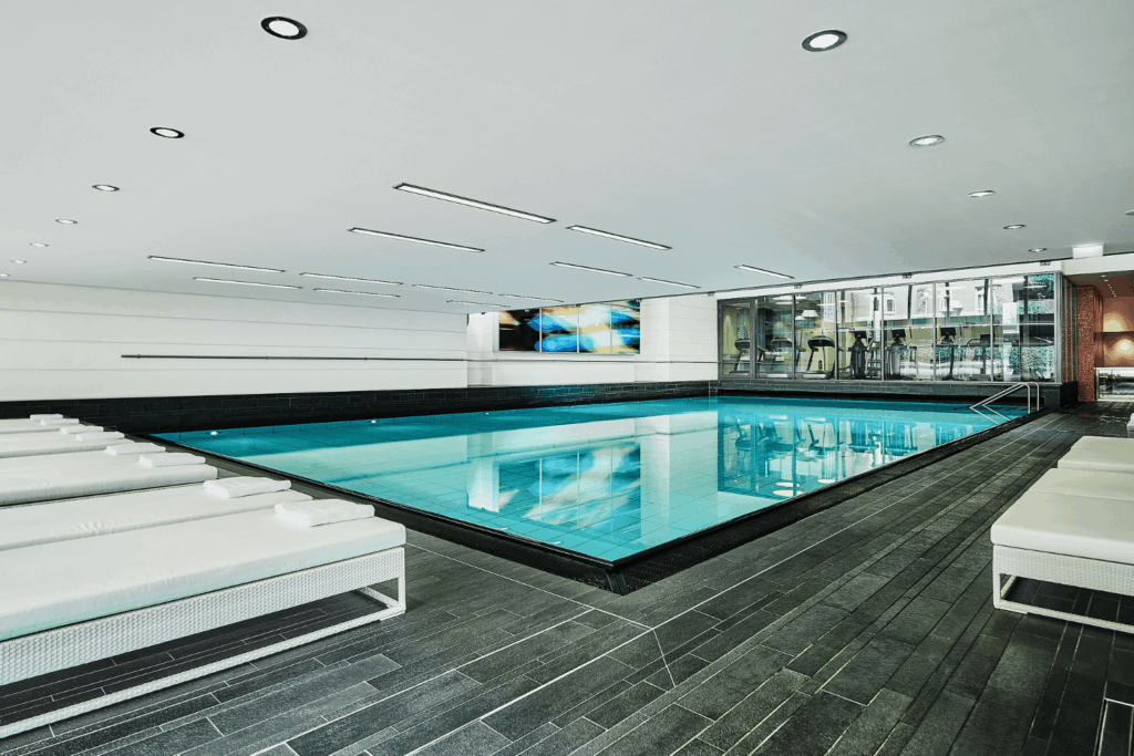 Hotel Pullman Berlin Schweizerhof Schwimmbad AusserGewöhnlich
