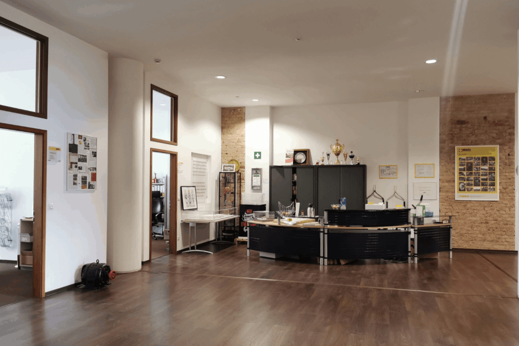 AusserGewoehnlich Berlin NUF Westhafen Transiträume